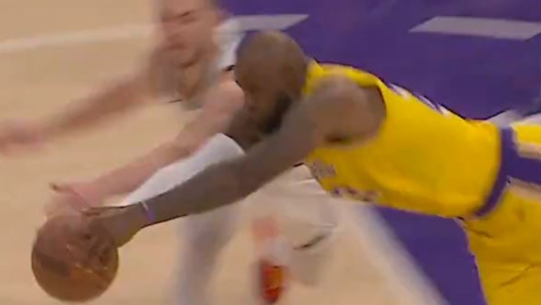 Λέικερς - Νάγκετς: Η «βουτιά» του ΛεΜπρόν