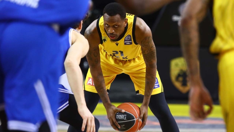 ΑΕΚ - Ηρακλής: Το show του Νάναλι στο ημίχρονο