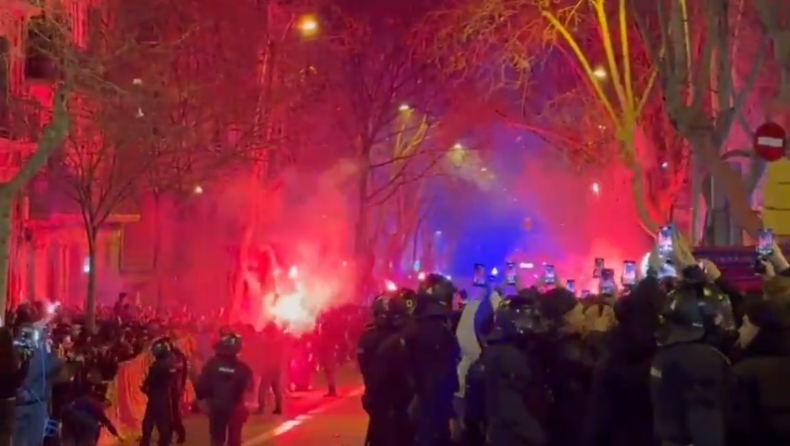 Ατλέτικο Μαδρίτης: Με σπασμένο παράθυρο έφτασε στο Καμπ Νου το πούλμαν