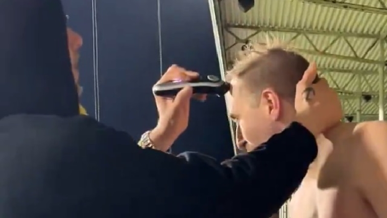 Μπόντο/Γκλιμτ: Οπαδός πανηγύρισε τη νίκη με κούρεμα στην κερκίδα