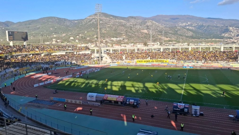 Βόλος - ΑΕΚ: Βγήκε για προθέρμανση η Ένωση και αποθεώθηκε με το Πανθεσσαλικό στα κιτρινόμαυρα