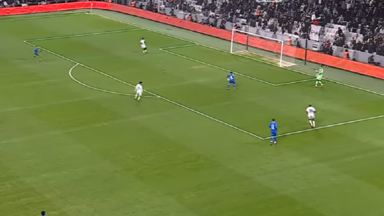 Απίθανη γκάφα από τον τερματοφύλακα της Μπεσίκτας και γκολ για τον Παπανικολάου (vid)