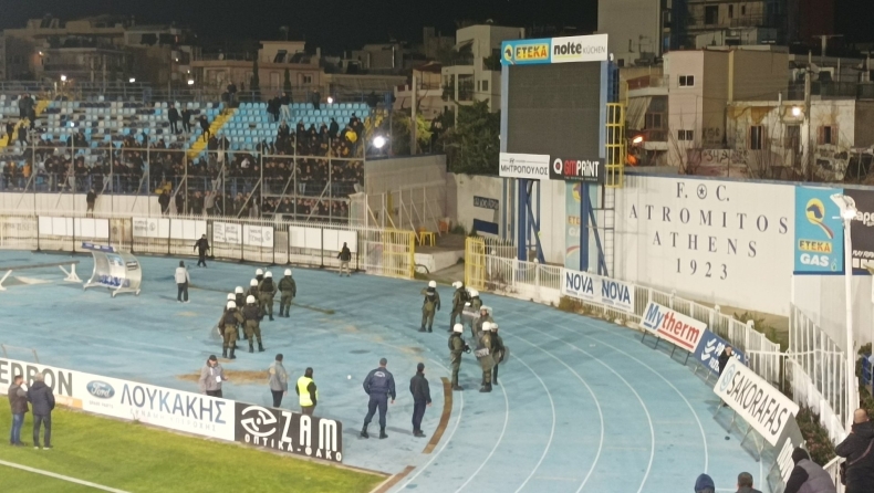 Ατρόμητος - ΑΕΚ: Ένταση στο Περιστέρι και παρέμβαση MAT