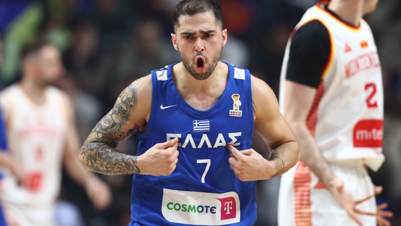 O αη-Βασίλης φορούσε μπλε