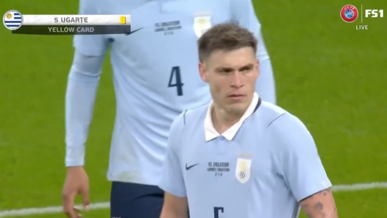 Αγγλία - Ουρουγουάη: Ο Ουγκάρτε πήρε δύο κίτρινες αλλά δεν αποβλήθηκε