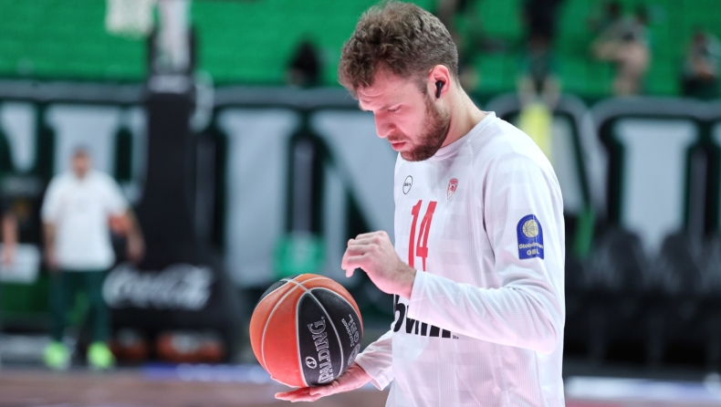 Δεν αξίζει τέτοια αντιμετώπιση ένας αθλητής σαν τον Βεζένκοβ... 