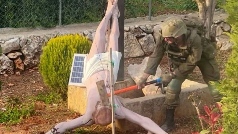 Λίβανος: Σάλος με φωτογραφία Ισραηλινού στρατιώτη που καταστρέφει άγαλμα του Εσταυρωμένου Χριστού