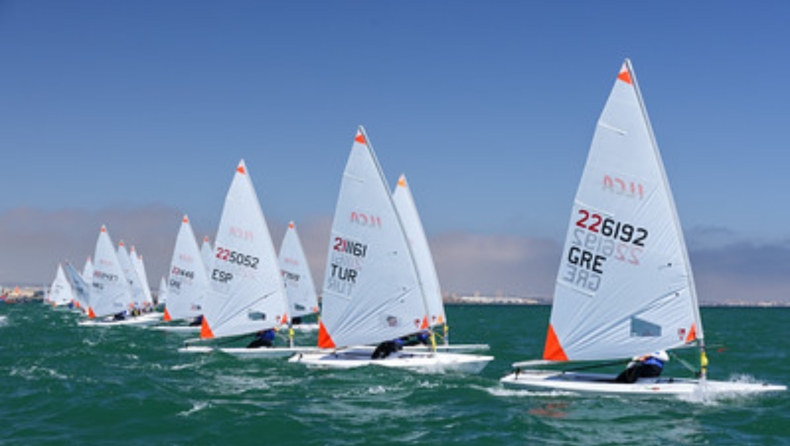 Μέσα στα μετάλλια οι Έλληνες ιστιοπλόοι στο Open Ευρωπαϊκό Πρωτάθλημα ILCA 4 Youth