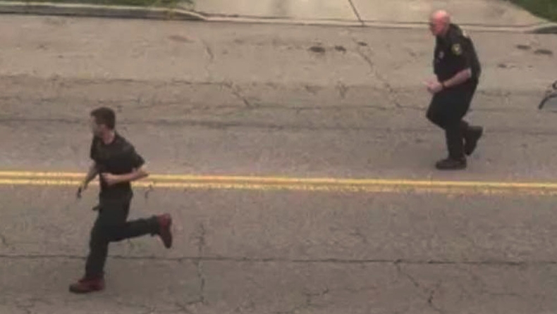 H καταδίωξη των 10 εκατ. views: Αστυνομικός δεν καταφέρνει να πιάσει ποδηλάτη