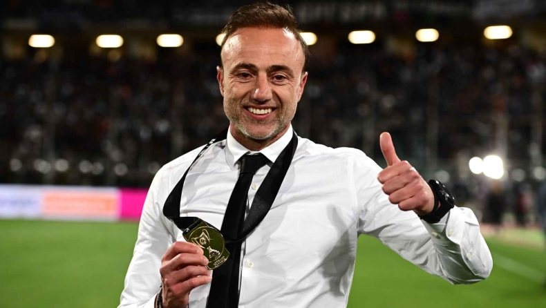 ΟΦΗ: Κόντης ο 19ος Έλληνας που σήκωσε το Κύπελλο Ελλάδας