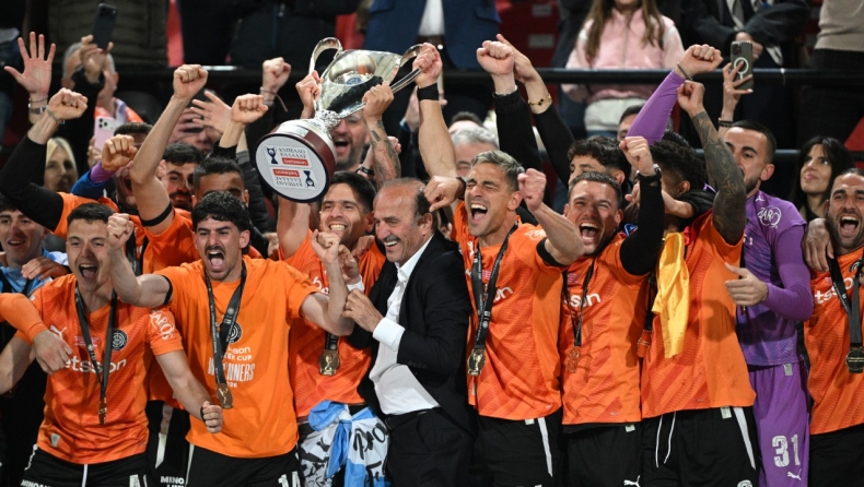 ΟΦΗ: Γράφτηκε ιστορία, ο Λαμπρόπουλος σήκωσε το δεύτερο Κύπελλο του Ομίλου