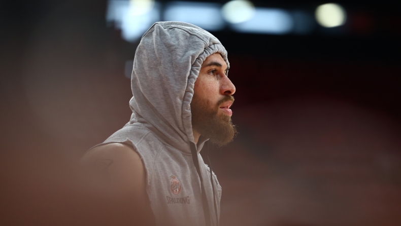 Ολυμπιακός - Μονακό: Χλιαρές αποδοκιμασίες στην είσοδο του Μάικ Τζέιμς