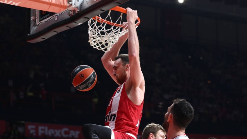 Μιλουτίνοφ: Πήρε ακριβώς όσα ριμπάουντ χρειαζόταν για την 1η θέση, στο διάστημα που ο Χολ έδωσε τη θέση του