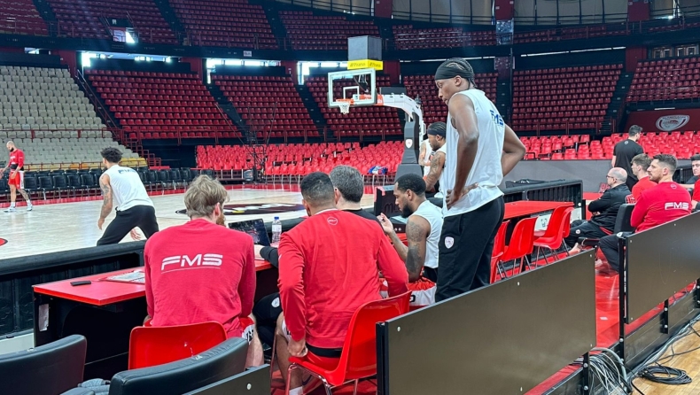 Ολυμπιακός: «Φροντιστήριο» από τον βοηθό του Μπαρτζώκα σε Γουόκαπ, Νιλικίνα, Τζόσεφ και Μόρις