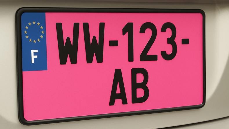 Ροζ πινακίδες στα αυτοκίνητα: Τι σημαίνουν και ποιους οδηγούς αφορούν