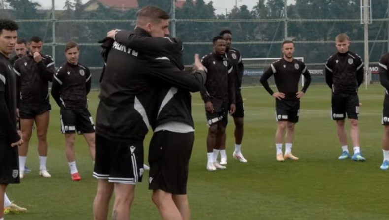 Λουτσέσκου: Οι αγκαλιές συμπαράστασης των παικτών του ΠΑΟΚ στον προπονητή τους