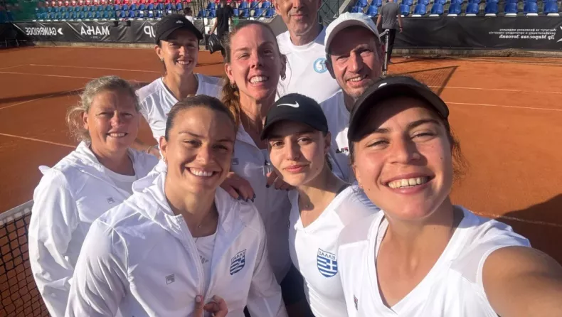 Η εθνική ομάδα συνέχισε τη νικηφόρα πορεία της στον Group II της ευρωαφρικανικής ζώνης του Billie Jean King Cup, που φιλοξενείται στην Μπάνια Λούκα της Βοσνίας/Ερζεγοβίνης. Με τις Μαρία Σάκκαρη και Μάρθα Ματούλα η ελληνική ομάδα νίκησε και τη Φινλανδία με 2-0 για το τέσσερα στα τέσσερα στη διοργάνωση. Η Team Hellas εξασφάλισε την 1η θέση στον όμιλό της και το Μ. Σάββατο (11/4) με αντίπαλο τη Νότια Αφρική (2η στον άλλον όμιλο) θα παίξει για την άνοδό της στην 1η κατηγορία της διοργάνωσης. Στο tie με τη Φ