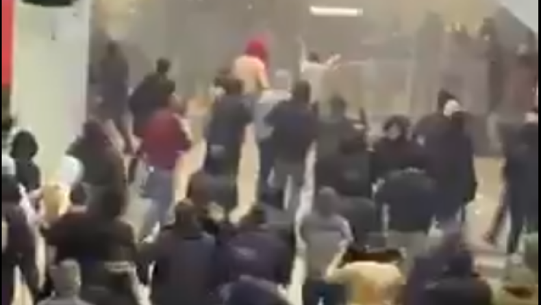 Ερυθρός Αστέρας - Παρτίζαν: Οικογένειες έφευγαν με τα παιδιά τους να κλαίνε - Μάχες σώμα με σώμα με την Αστυνομία