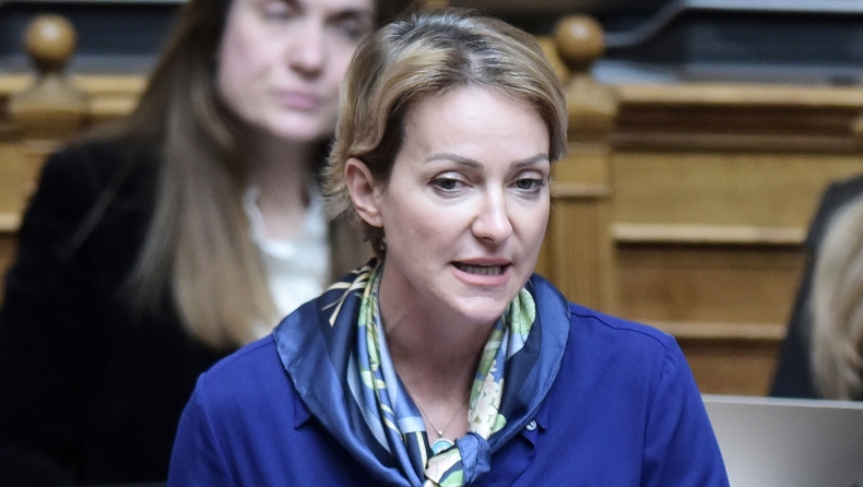 Σδούκου για την υπόθεση Λαζαρίδη: «Δεν απαιτείται πτυχίο για να είσαι βουλευτής ή υπουργός»