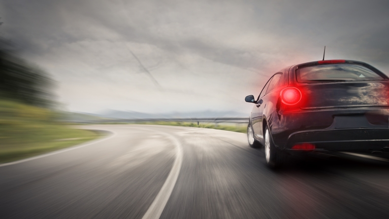 Φρενάρισμα: 7 κανόνες για ασφαλή οδήγηση