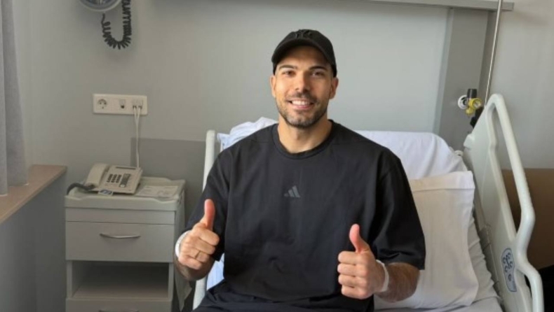 Η ανάρτηση του Σλούκα μετά την επέμβαση: «Μετράω αντίστροφα για την επιστροφή, αισιοδοξία και πίστη στην ομάδα»