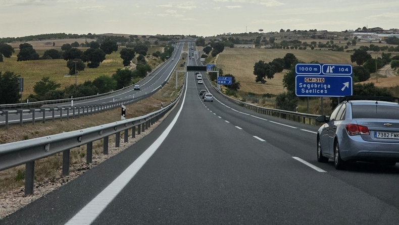 Τέλειωσαν τα ψέματα για τους Ισπανούς οδηγούς: Η τροχαία εγκαθιστά ραντάρ-λέιζερ που θα παρακολουθούν έως και 6 λωρίδες