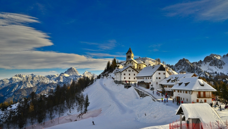 Αυτή είναι η νέα τάση: Προσφέρουν σπίτια με 1 ευρώ στις Άλπεις και οι αιτήσεις πέφτουν «βροχή»