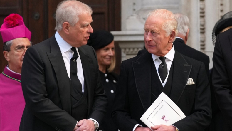 Ο Άντριου «φυγάδευσε» τη Σάρα μέσα στη νύχτα - Οργή στο Μπάκιγχαμ, αηδιασμένος ο βασιλιάς Κάρολος