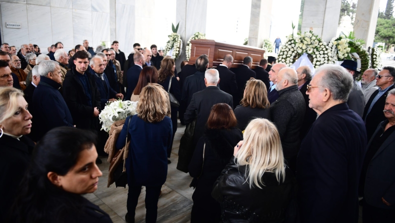 Το τελευταίο αντίο στον Βασίλη Γκούμα