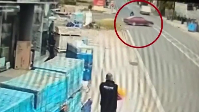 Βίντεο σοκ στην Αρτέμιδα: Η στιγμή που ΙΧ «κόβει» 18χρονο μοτοσικλετιστή