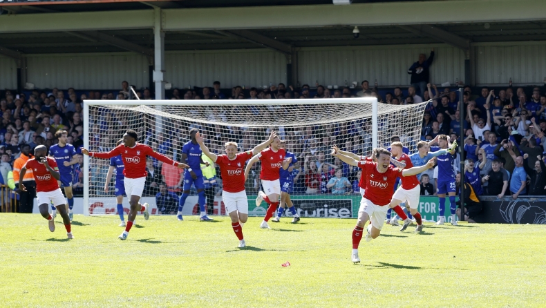 Αγγλία: Γκολ στο 90+5', εισβολή οπαδών και ισοφάριση ανόδου στο 90+13'