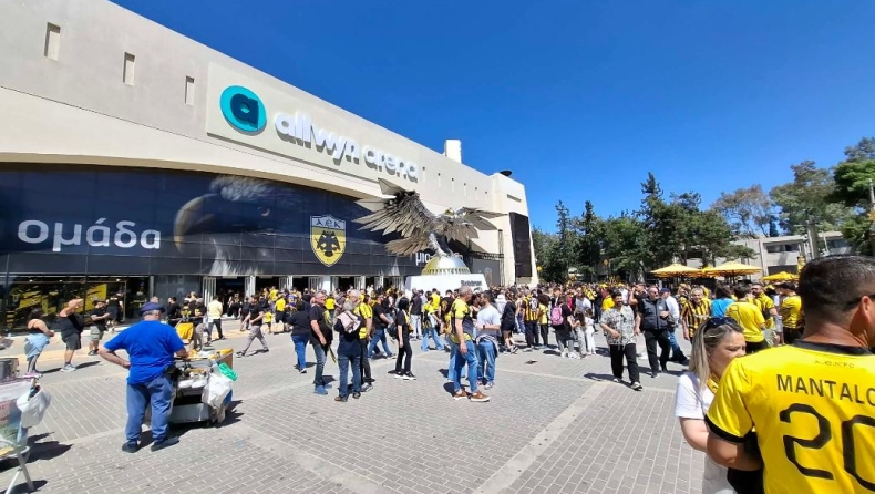 ΑΕΚ: Κιτρινίζει όλο και περισσότερο η πλατεία του Αετού έξω από την Allwyn Arena!