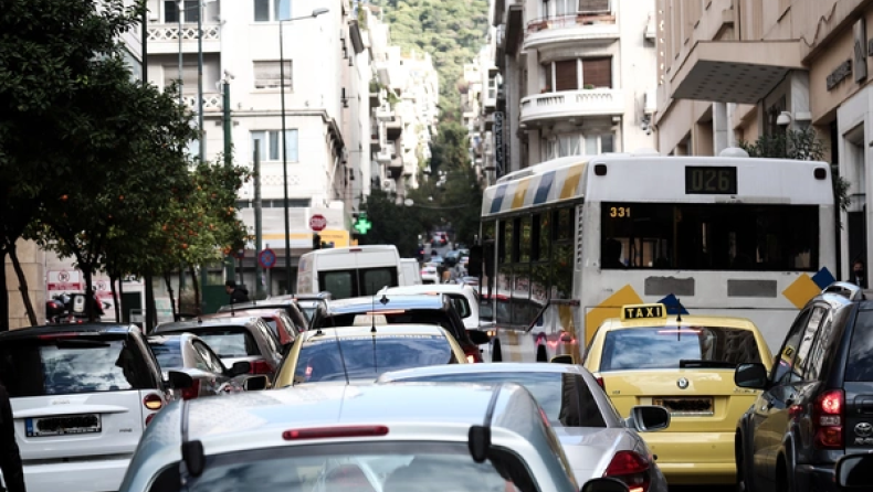 Απείλησε οδηγό με τσεκούρι για την προτεραιότητα: Συνελήφθη 55χρονος στην Ιερά Οδό