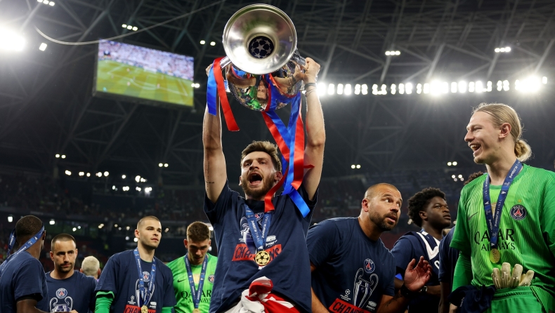Παρί Σεν Ζερμέν: Παίκτης της σεζόν στο Champions League ο Κβαρατσχέλια