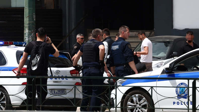 Συναγερμός στην ΕΛ.ΑΣ. για την ένοπλη ληστεία με καλάσνικοφ σε τράπεζα στην Κάτω Τιθορέα
