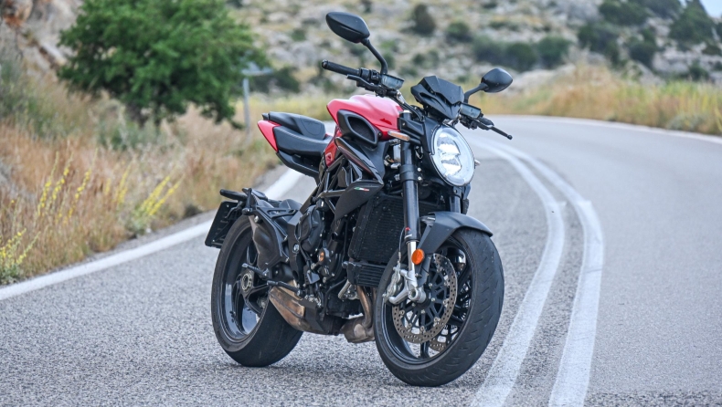 Test ride MV Agusta Brutale 800 R: Το απόλυτο ιταλικό έργο τέχνης