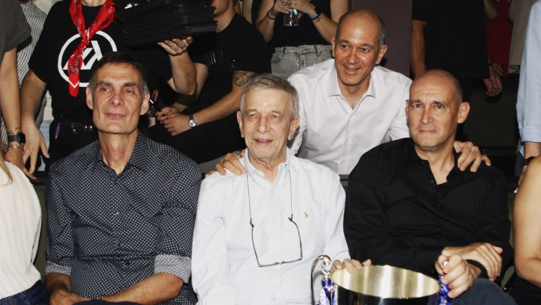 Ολυμπιακός: Το φωτογραφικό υλικό από το γλέντι στα μπουζούκια