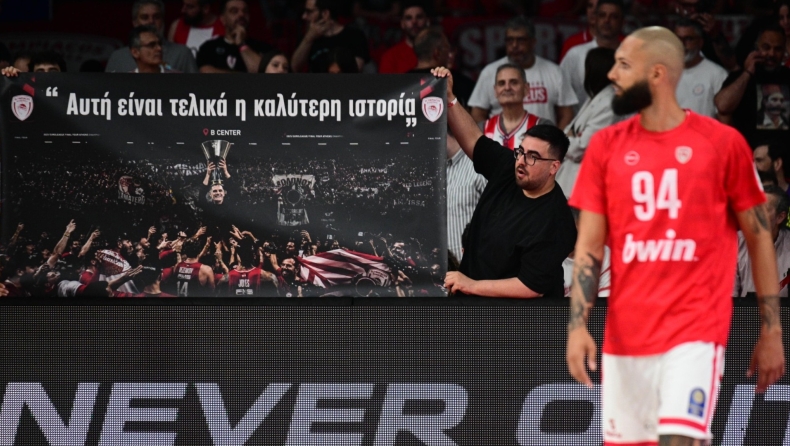 Ολυμπιακός - Παναθηναϊκός: Πανό «απάντηση» των οπαδών των Πειραιωτών σε Σλούκα