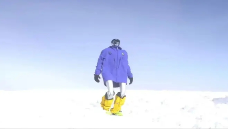 Ανθρωποειδές Robot κατακτά το Ηφαίστειο Τσιμποράσο στα 6.190