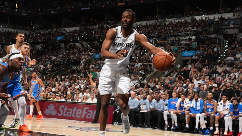NBA: Σκόραρε από το κέντρο του «Παλάου Μπλαουγκράνα» ο Μπαρνς