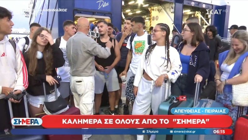Πιτσιρικάς πριν ανέβει στο καράβι για Πάρο έστειλε μήνυμα στον Μαρινάκη: «Να πάρει καλούς παίκτες για να τα κατακτήσουμε όλα» (vid)