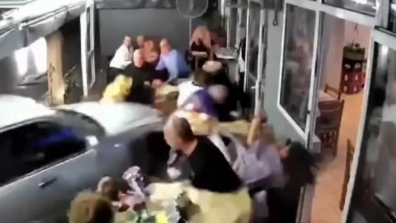 Τρόμος σε ταβέρνα της Θεσσαλονίκης: Η στιγμή που μεθυσμένος οδηγός πέφτει πάνω σε τραπέζια και εκτοξεύει θαμώνες (vid)