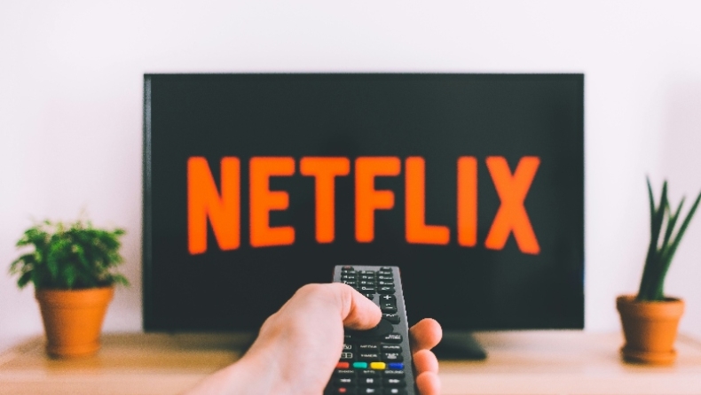 Οι 5 σειρές που βλέπουν όλοι τώρα στο Netflix