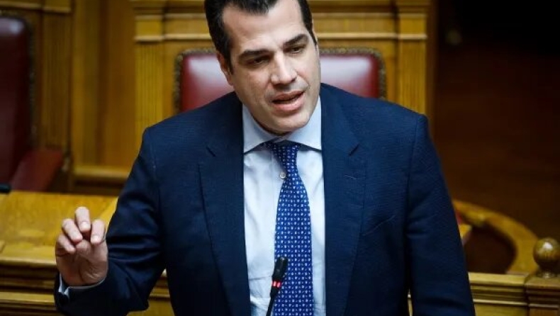 «Παρεξηγήθηκε ο ακροδεξιός» - Νέα κόντρα Θάνου Πλεύρη και Χάρη Δούκα για ένα πάρτι