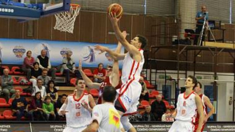 Μέτριος ο Ταπούτος, «σαρωτική» η Νίμπουρκ