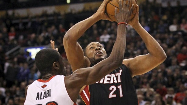 Ράπτορς καλούν Καναδό Μαγκλόιρ