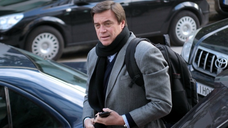 Ξεχρεώνει τους παίκτες ο Γόντικας