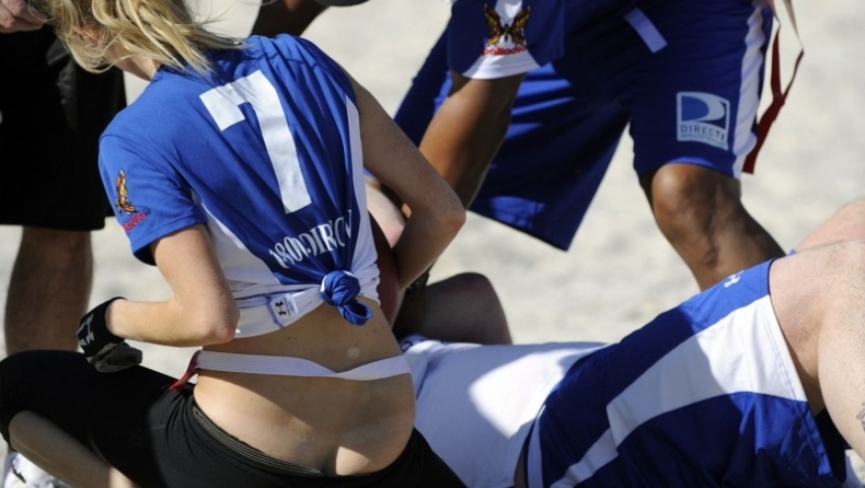 «Αποκάλυψη» η Marisa Miller στο Super Bowl του Μαϊάμι