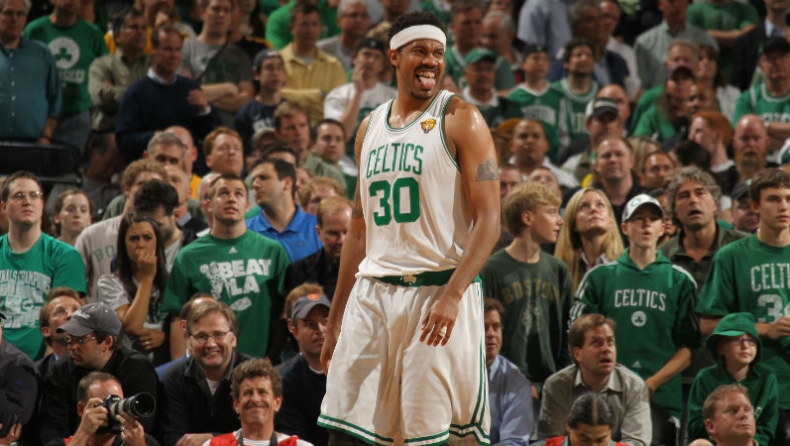 Εξετάζουν Γουάλας οι Λέικερς