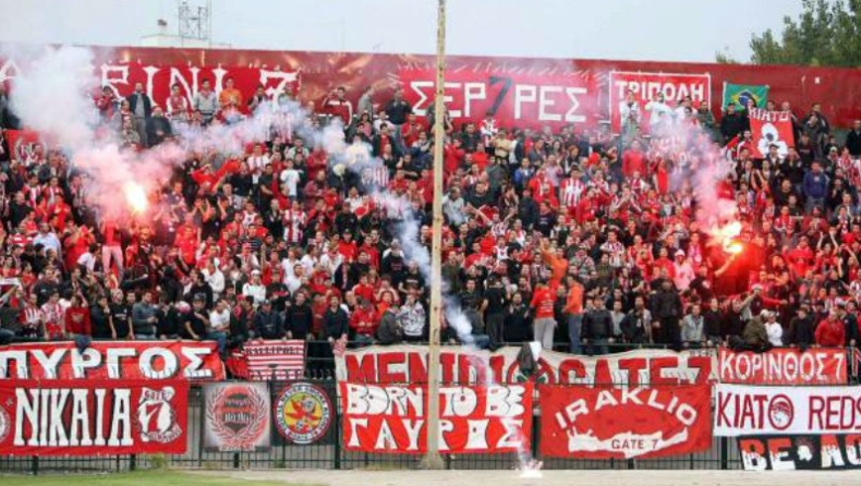 Επιμένουν για εισιτήρια στο Λιμάνι